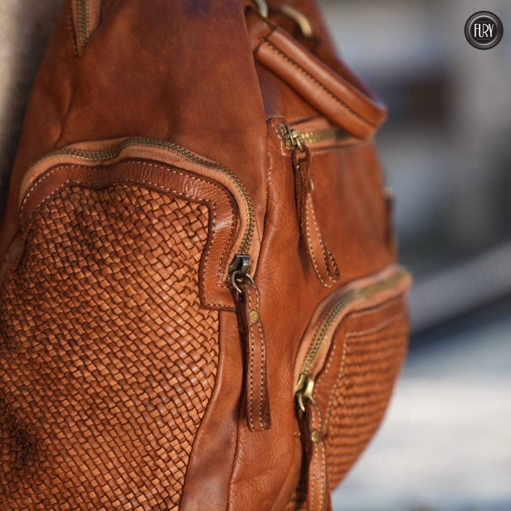 Zainetto multitasche in pelle intrecciata Fury