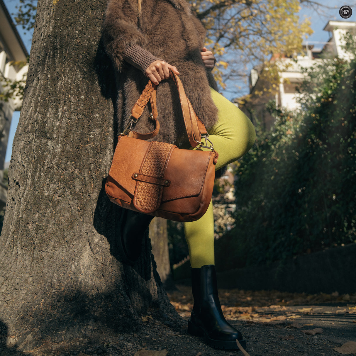 Borsetta Antea in pelle intrecciata