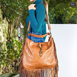 Borsa a spalla in pelle vintage con frange lunghe Fury Bags#colore_cuoio