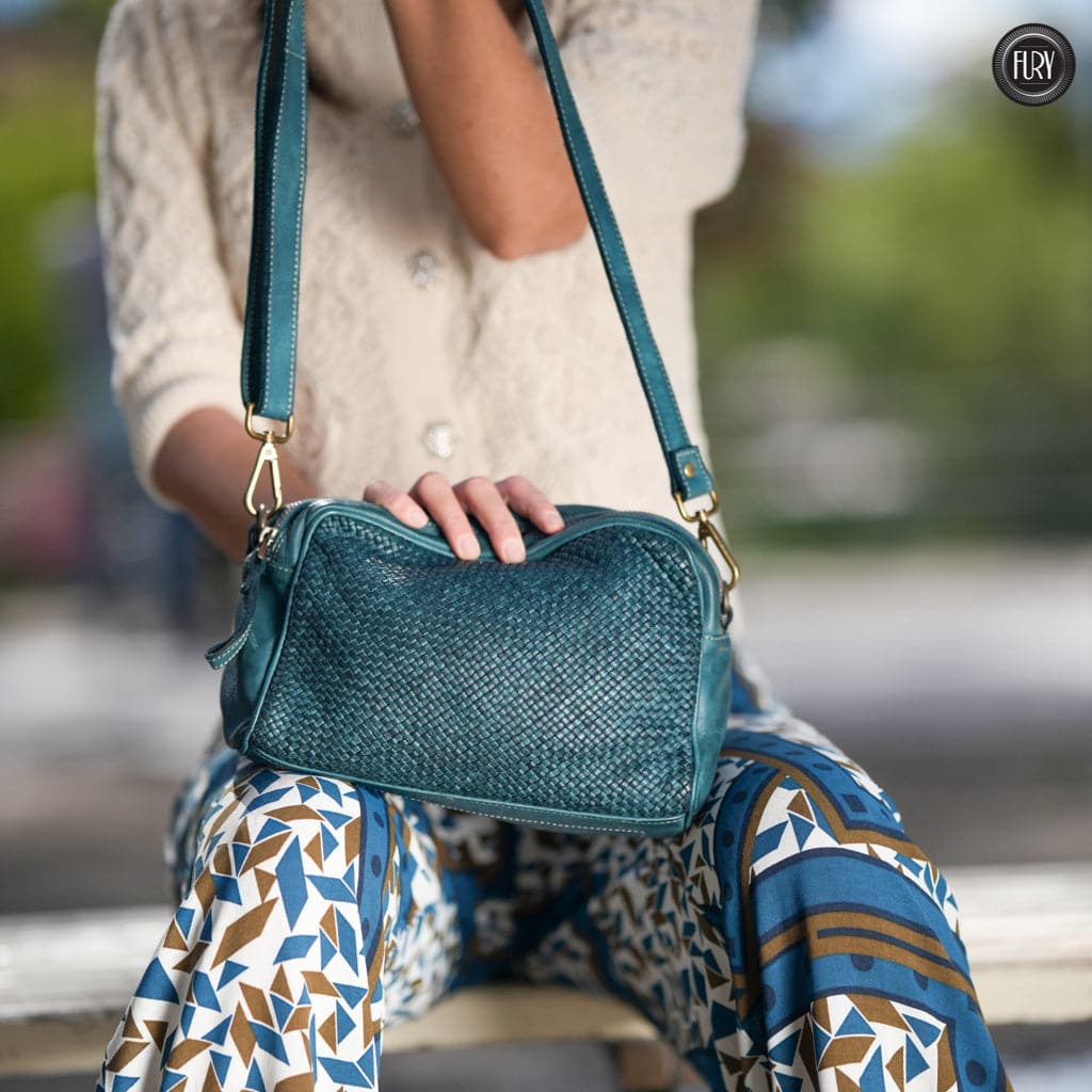 Pochette Isotta in pelle intrecciata Fury Bags#colore_ottanio